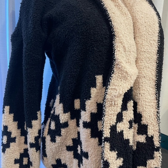 Knox Rose Black and Cream Cardigan - Picture 2 of 5